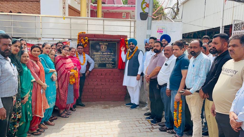 विधायक श्री कुलजीत सिंह रंधावा द्वारा वार्ड नंबर 17 गांव गाजीपुर में एक करोड़ रुपये की लागत से होने वाले विकास कार्यों की शुरुआत